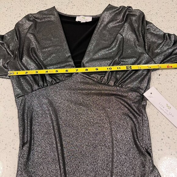 NWT LIVE IN THE MOMENT Metallic Shimmer Dark Silver Bodysuit Size M Deep V - Picture 8 of 10